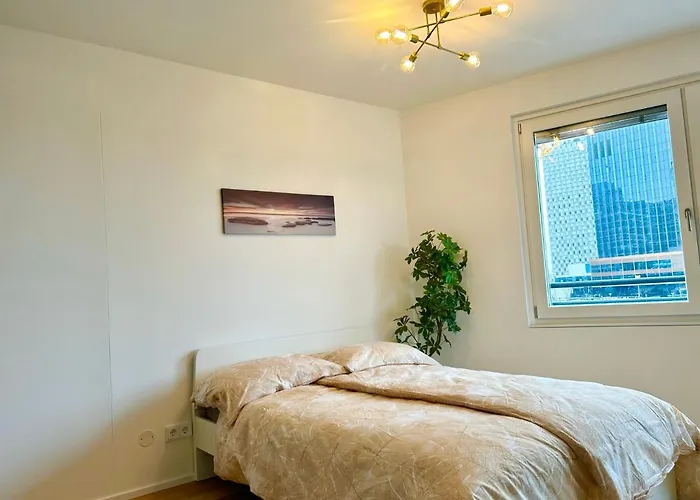 Riverfront With Balcony And Ac Apartment Wien
